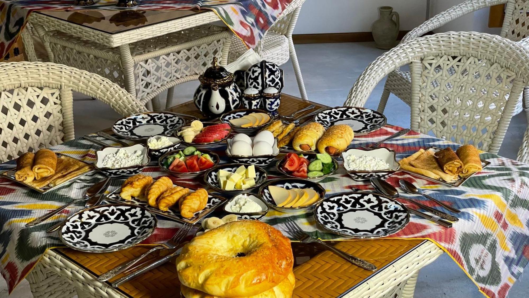 Mahbubakhon Guest House In Old City بخارى المظهر الخارجي الصورة