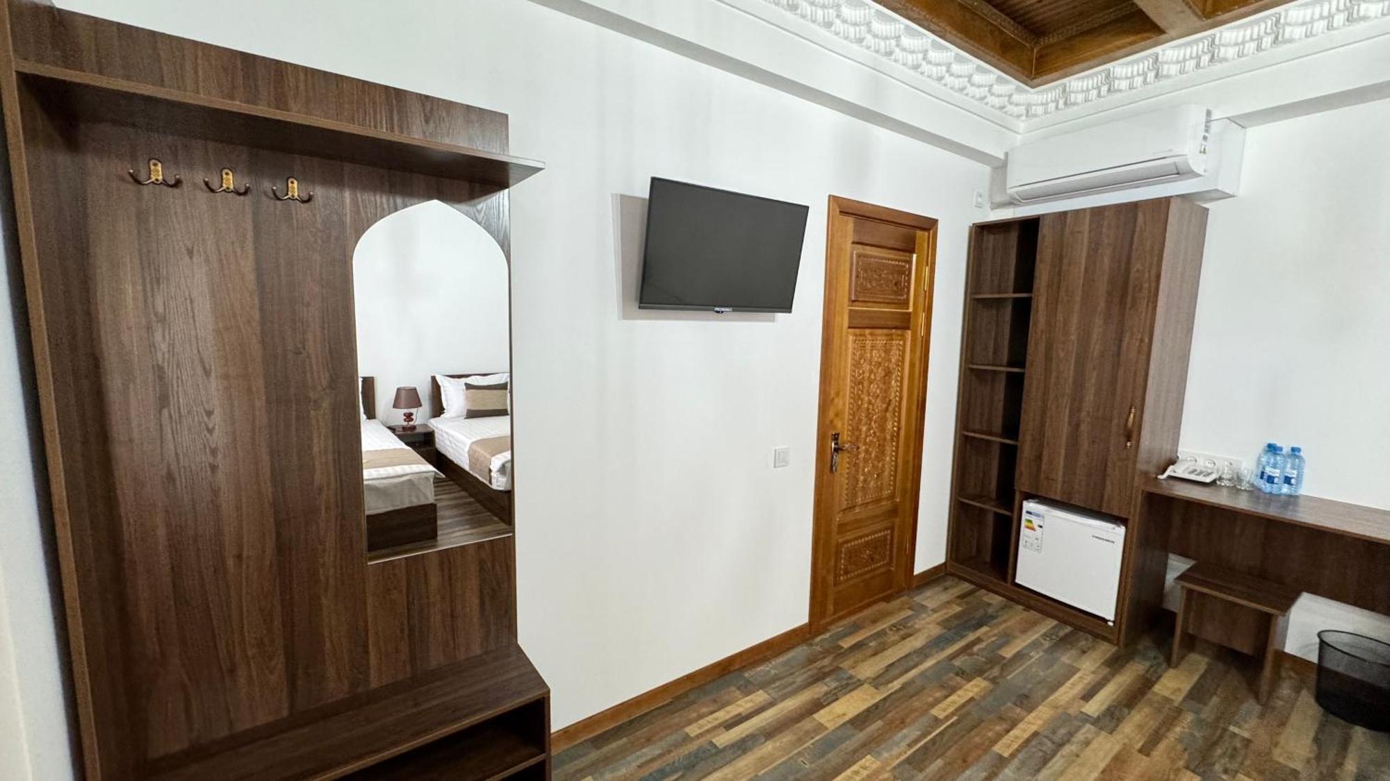 Mahbubakhon Guest House In Old City بخارى المظهر الخارجي الصورة