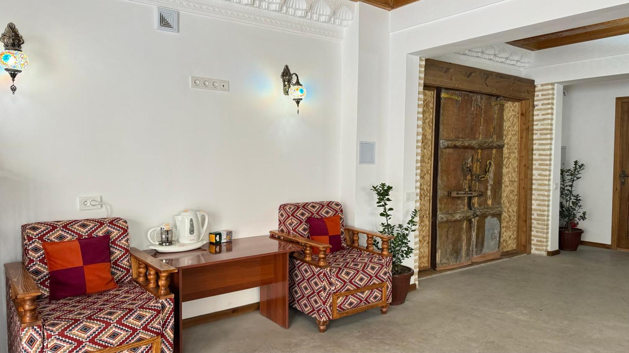 Mahbubakhon Guest House In Old City بخارى المظهر الخارجي الصورة